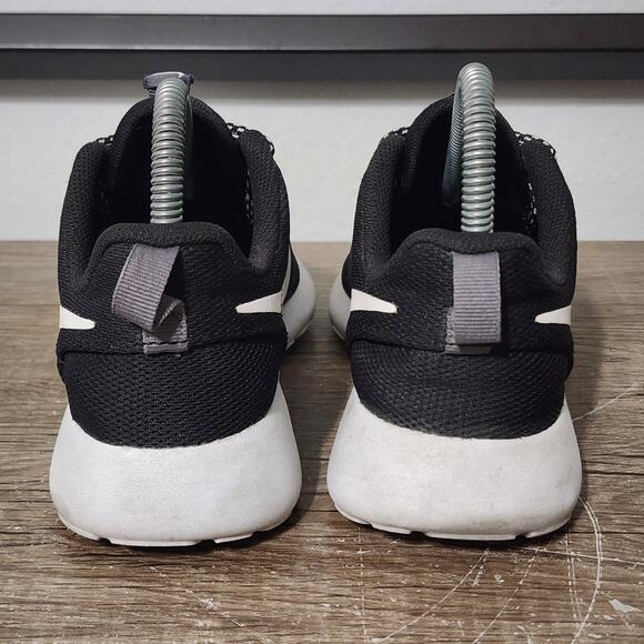Nike Roshe One (844994-002) Women's Athletic Running Shoes Size 5.5 Black - Picture 4 of 9